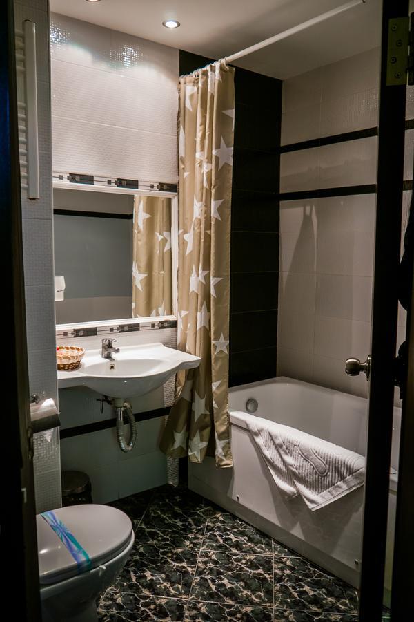 Hotel Kabile Yambol Екстер'єр фото