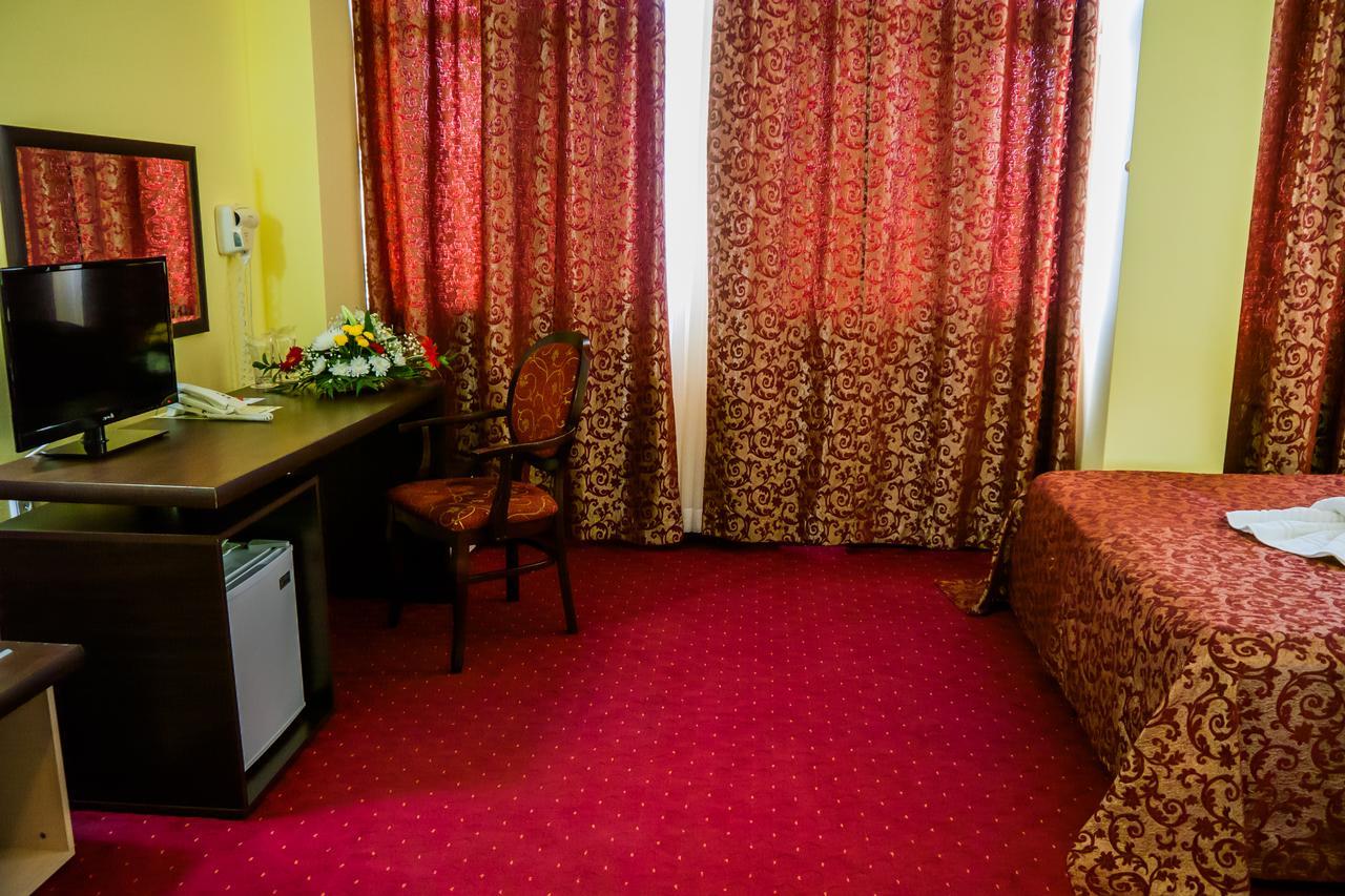 Hotel Kabile Yambol Екстер'єр фото